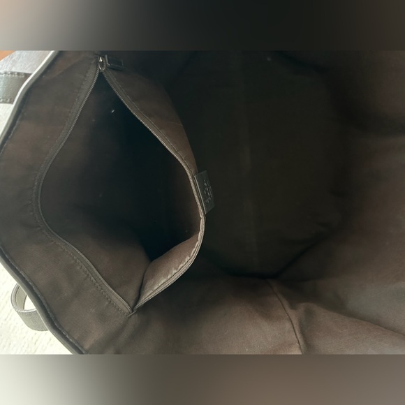 Gucci metallic monogram XL shopper tote - Picture 15 of 16